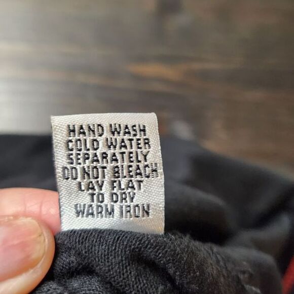 Emma G Womans Abstract Art to Wear Patchwork Shirt Top Tunic Small Black‎ Red - Picture 9 of 11